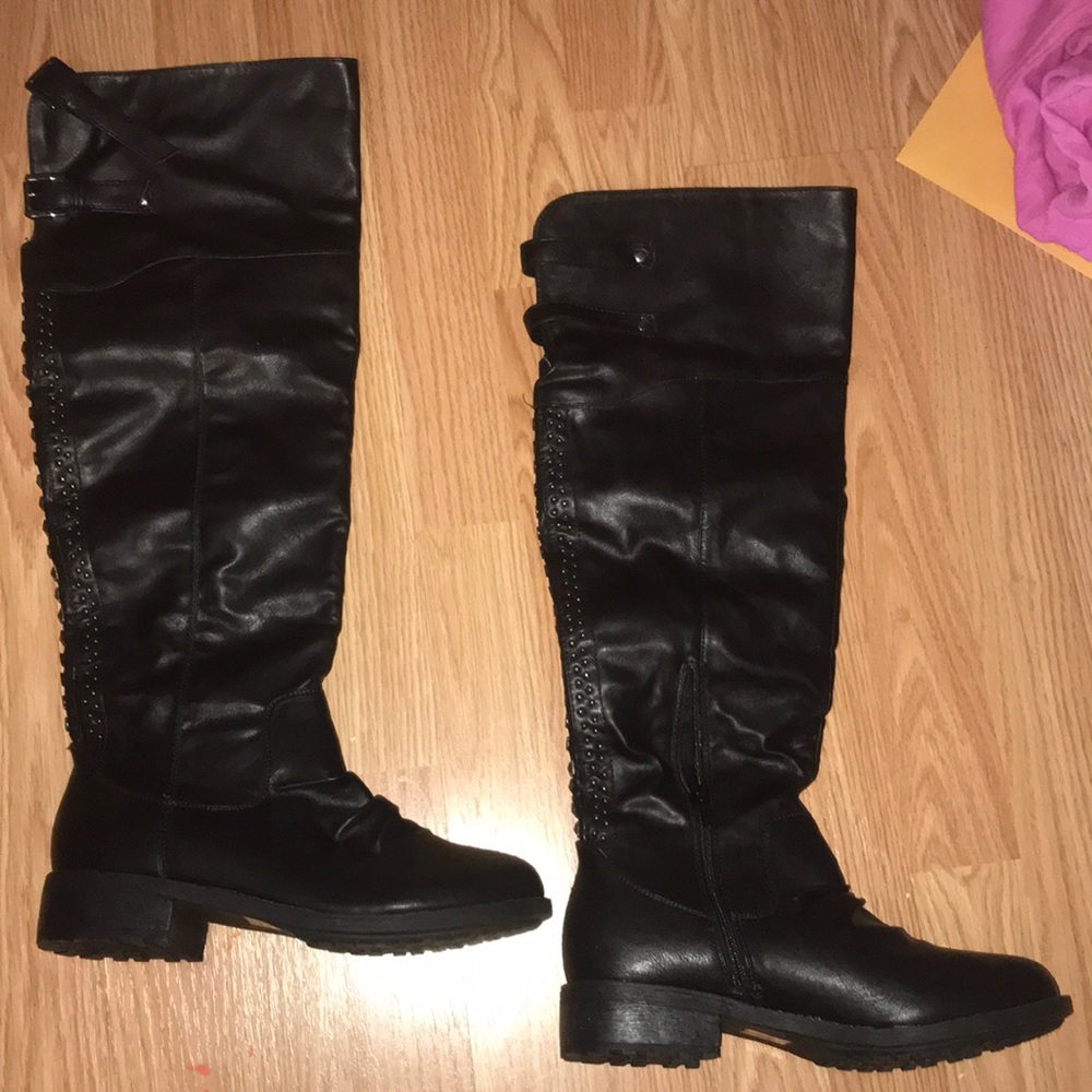 BOOTS